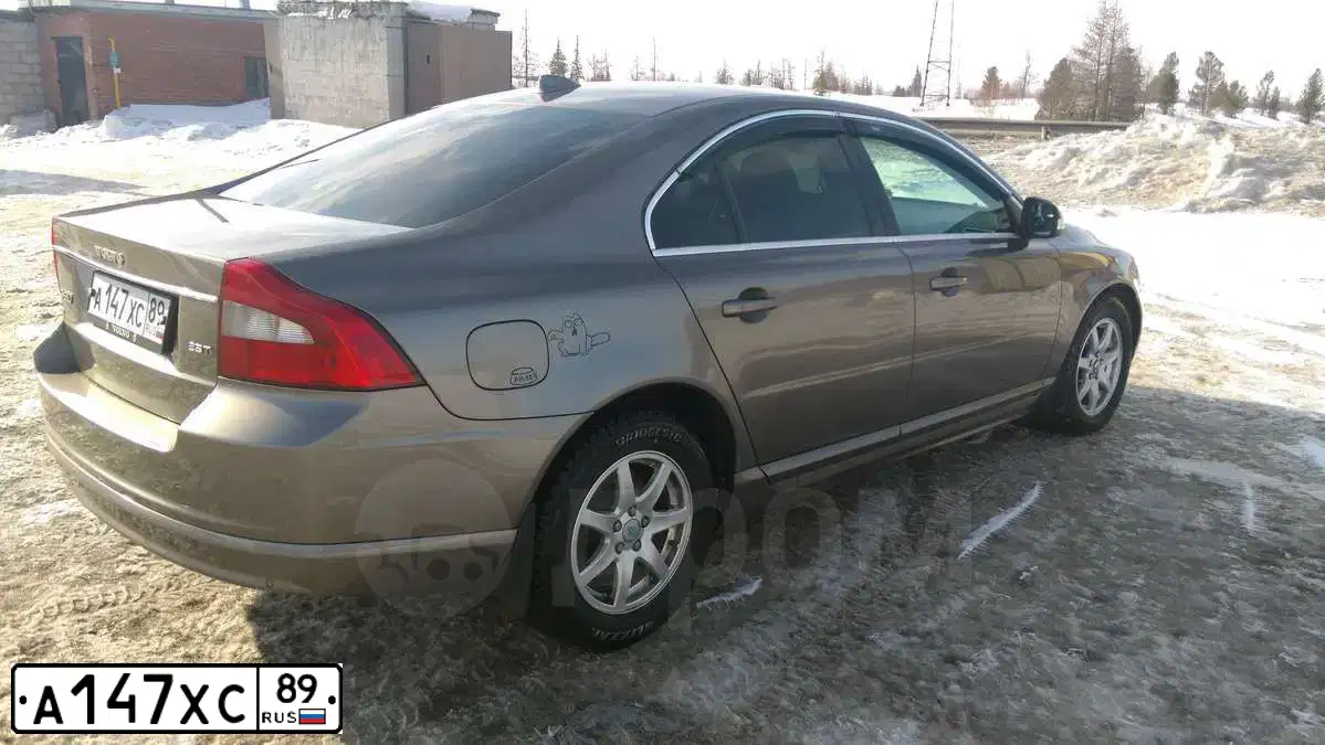 Фото автомобиля VOLVO S80, 2006 — госномер М532РК154. Цвет: СВЕТЛО-КОРИЧНЕВЫЙ