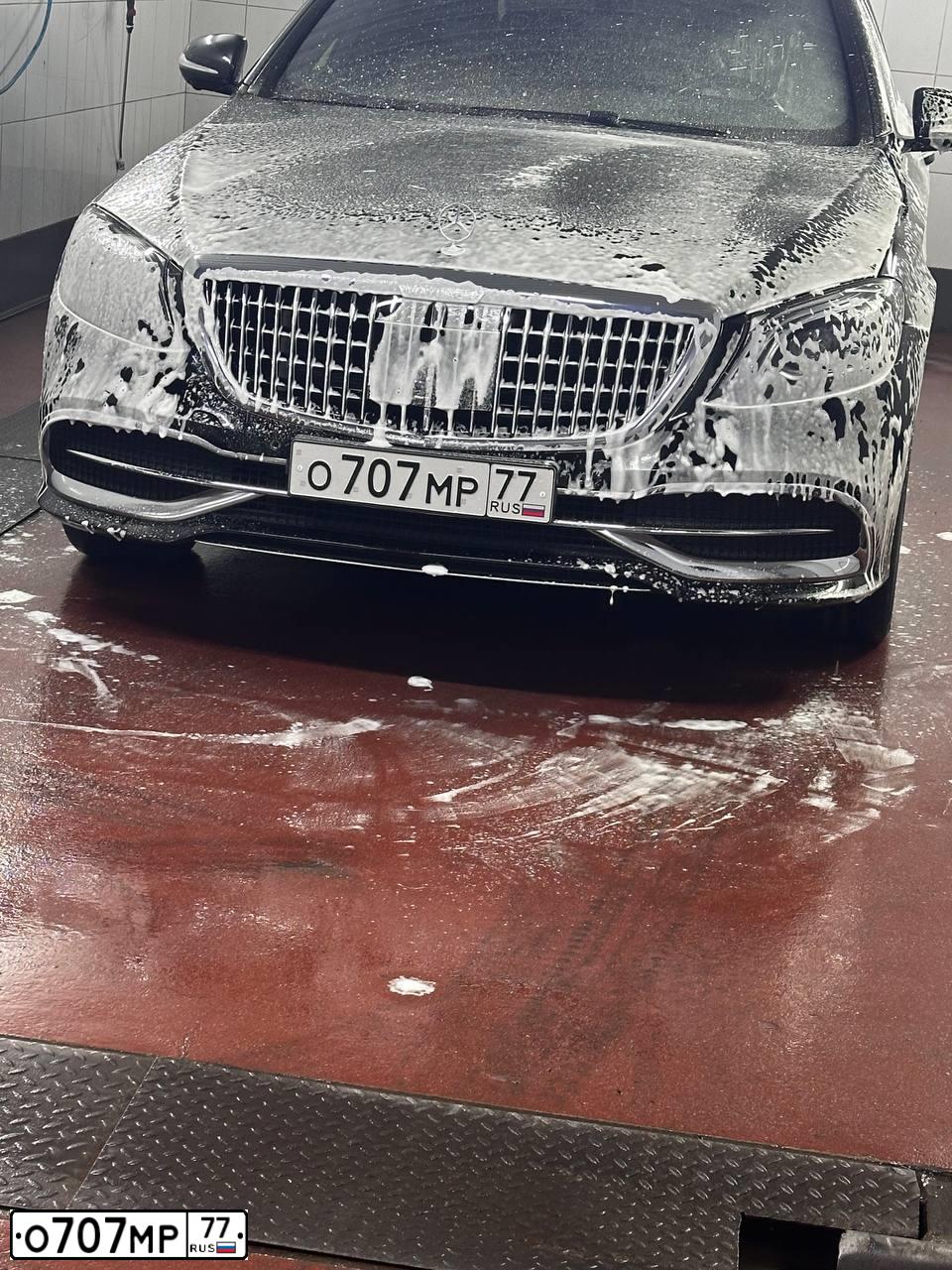 Фото автомобиля МЕРСЕДЕСБЕНЦS500L, 2000 — госномер А943МР77. Цвет: СВ СЕРЫЙ