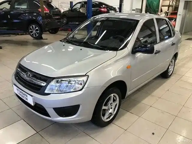 Фото автомобиля LADA 2190 GRANTA, 2015 — госномер М543АМ53. Цвет: Серебристый