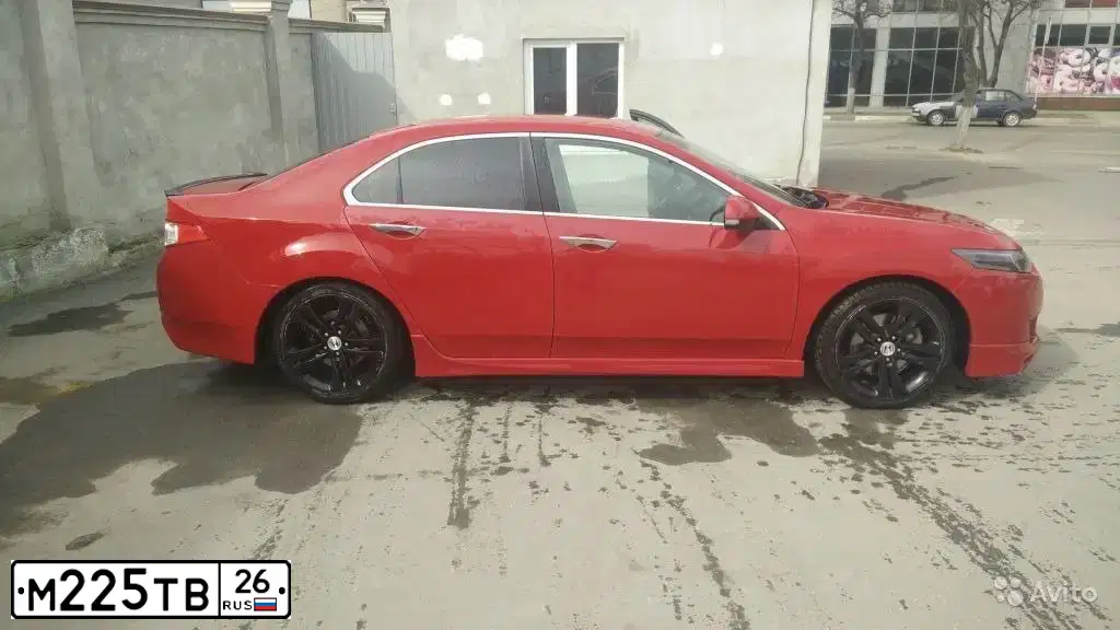 Фото автомобиля HONDA ACCORD, 2008 — госномер М225ТВ26. Цвет: КРАСНЫЙ