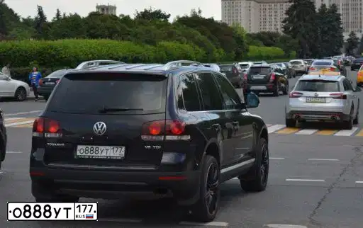 Фото автомобиля VOLKSWAGEN TOUAREG, 2007 — госномер Н620РМ750. Цвет: ЧЕРНЫЙ
