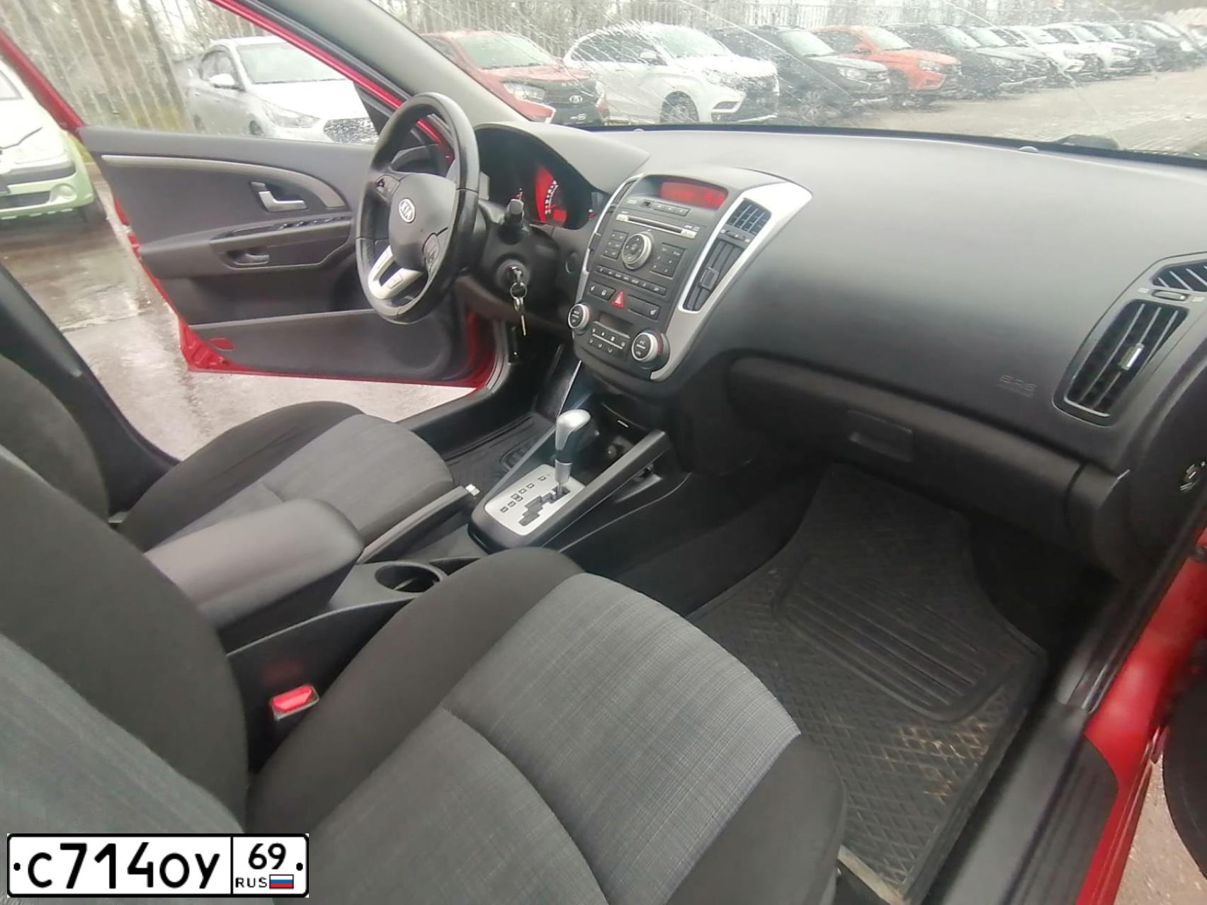 Фото автомобиля KIA CEE'D, 2012 — госномер С714ОУ69. Цвет: Красный