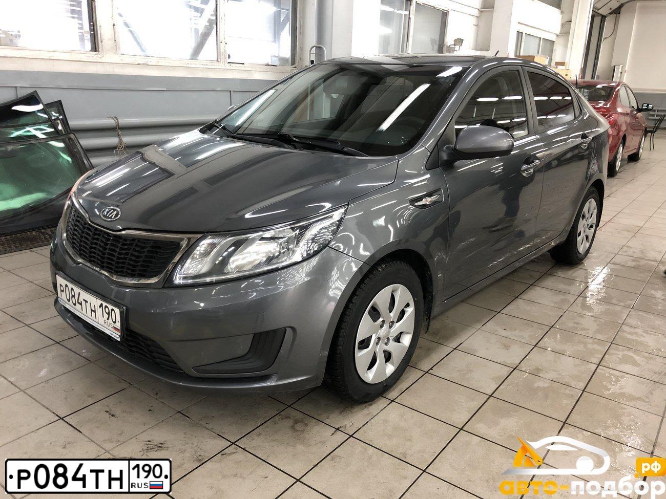 Фото автомобиля KIA RIO, 2012 — госномер С399РМ196. Цвет: СЕРЫЙ