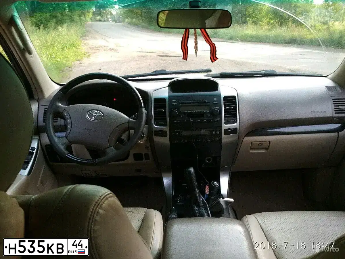 Фото автомобиля TOYOTA LANDCRUISER, 2008 — госномер У383КО55. Цвет: ЗОЛОТИСТО-БЕЖЕВЫЙ