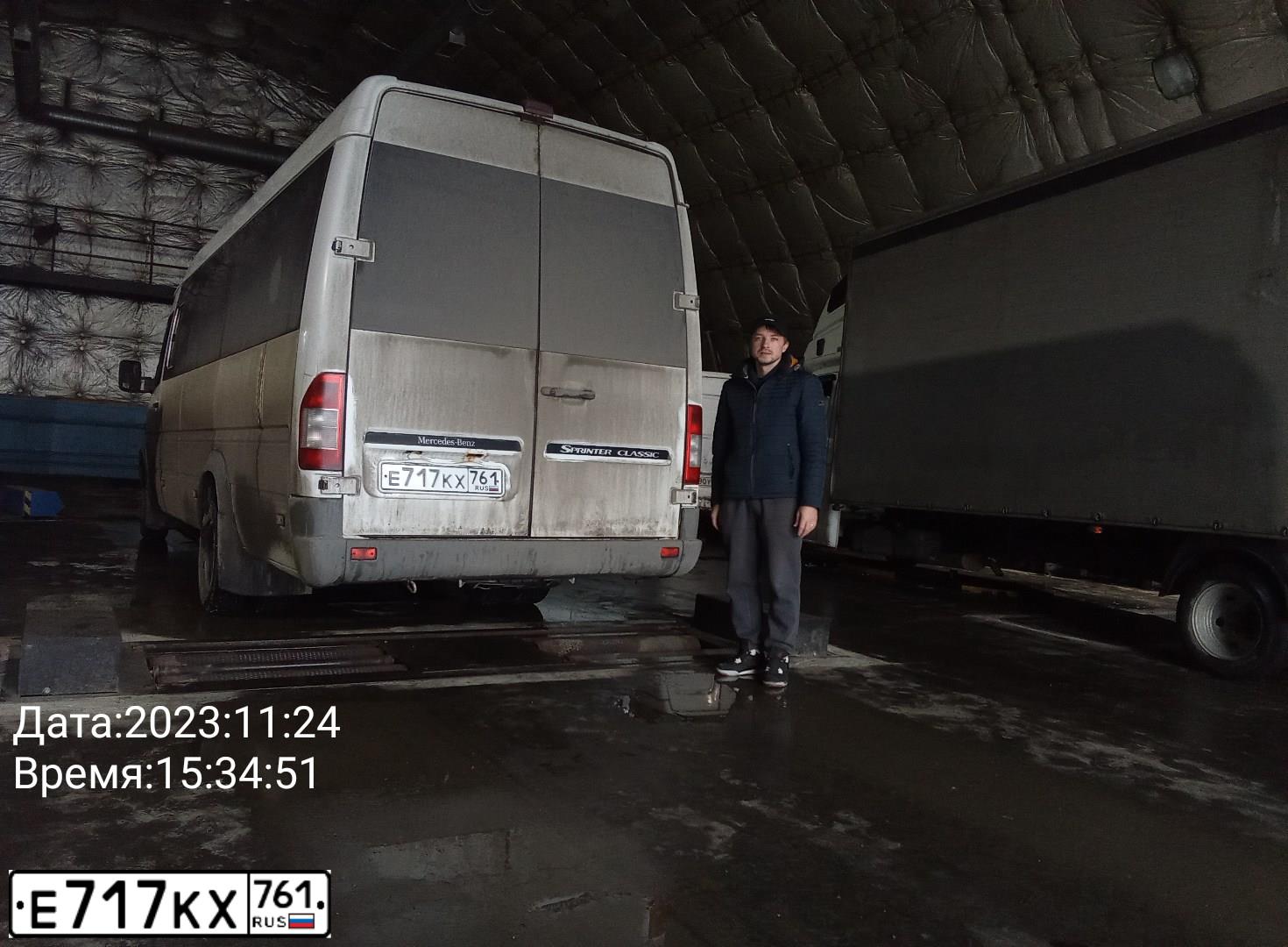 Фото автомобиля MERCEDES SPRINTER, 2016 — госномер Е717КХ761. Цвет: Белый