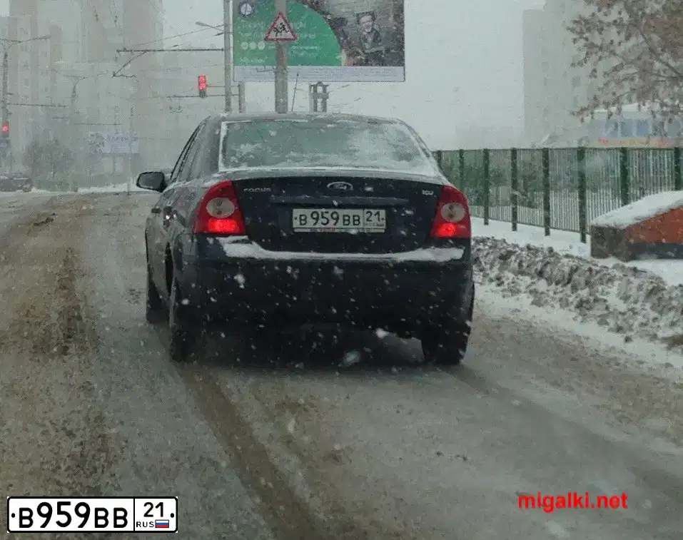 Фото автомобиля FORD FOCUS, 2006 — госномер Т130КЕ152. Цвет: ТЕМНО-СЕРЫЙ