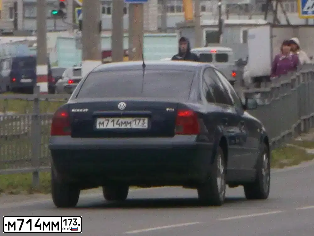 Фото автомобиля VOLKSWAGEN PASSAT, 1998 — госномер Х062НВ73. Цвет: синий