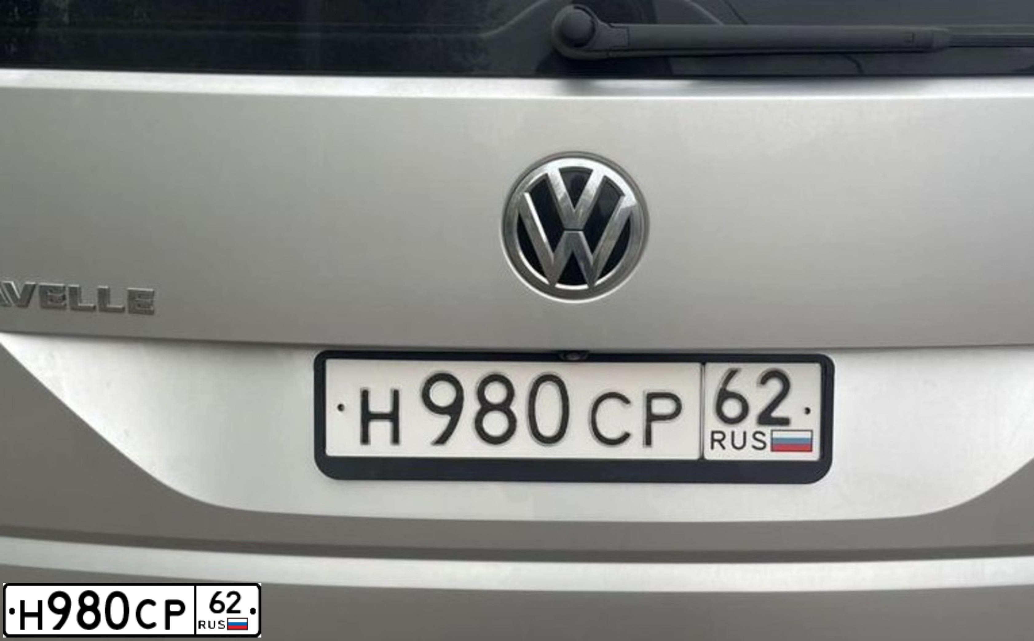 Фото автомобиля VOLKSWAGEN CARAVELLE, 2016 — госномер М611ОХ797. Цвет: СЕРЕБРИСТЫЙ