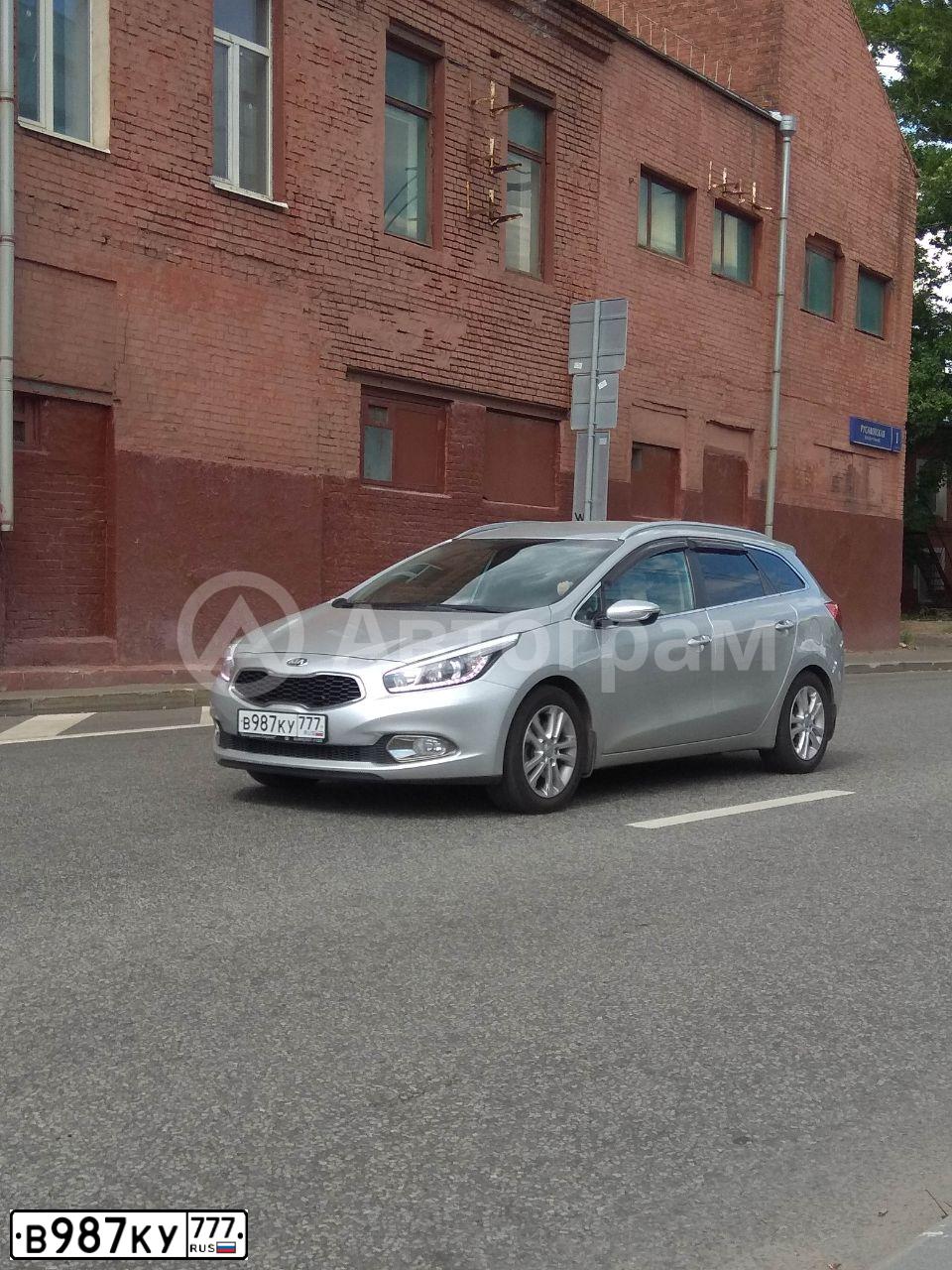 Фото автомобиля KIA CEE'D, 2014 — госномер В987КУ777. Цвет: Серый