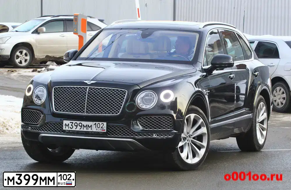 Фото автомобиля BENTLEY BENTAYGA, 2016 — госномер М399ММ102. Цвет: ЧЕРНО-ЗЕЛЕНЫЙ