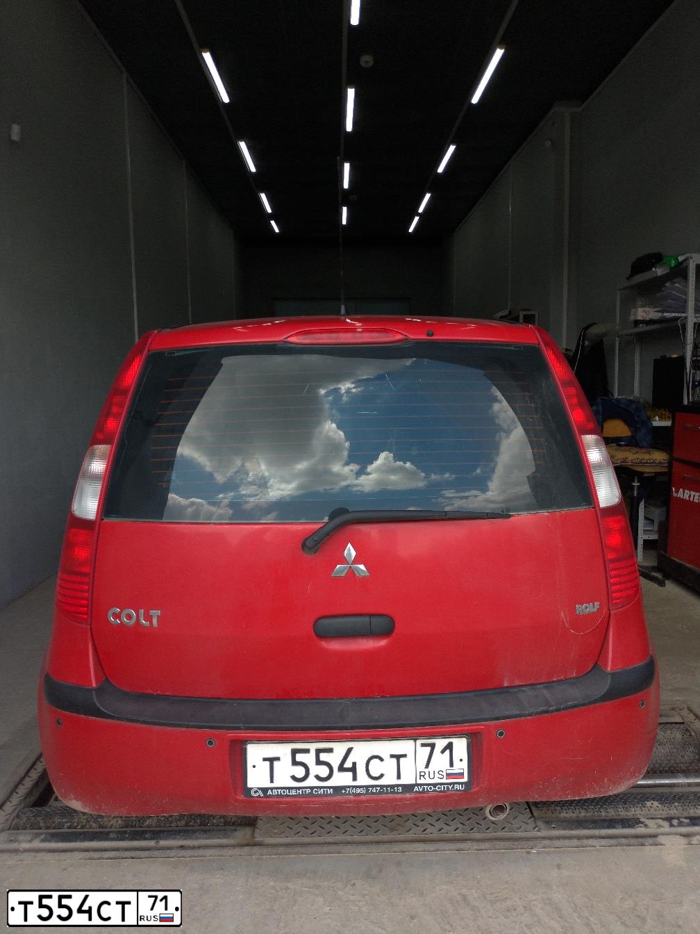 Фото автомобиля MITSUBISHI COLT, 2007 — госномер О229УН71. Цвет: Красный