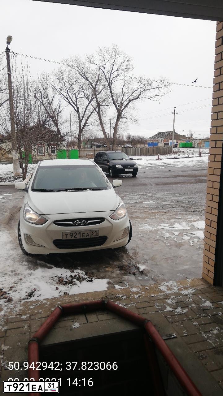 Фото автомобиля HYUNDAI SOLARIS, 2012 — госномер А028КМ136
