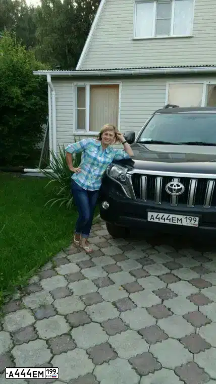 Фото автомобиля TOYOTA LANDCRUISER, 2014 — госномер А444ЕМ199. Цвет: ЧЕРНЫЙ
