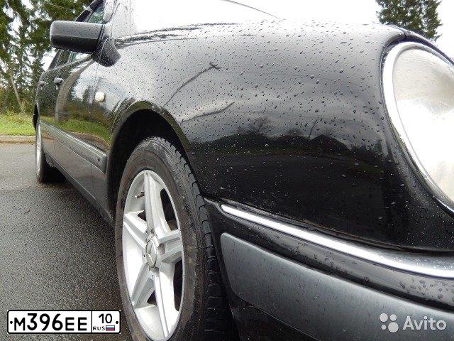 Фото автомобиля MERCEDES E-KLASSE, 1999 — госномер М396ЕЕ10. Цвет: ЧЕРНЫЙ