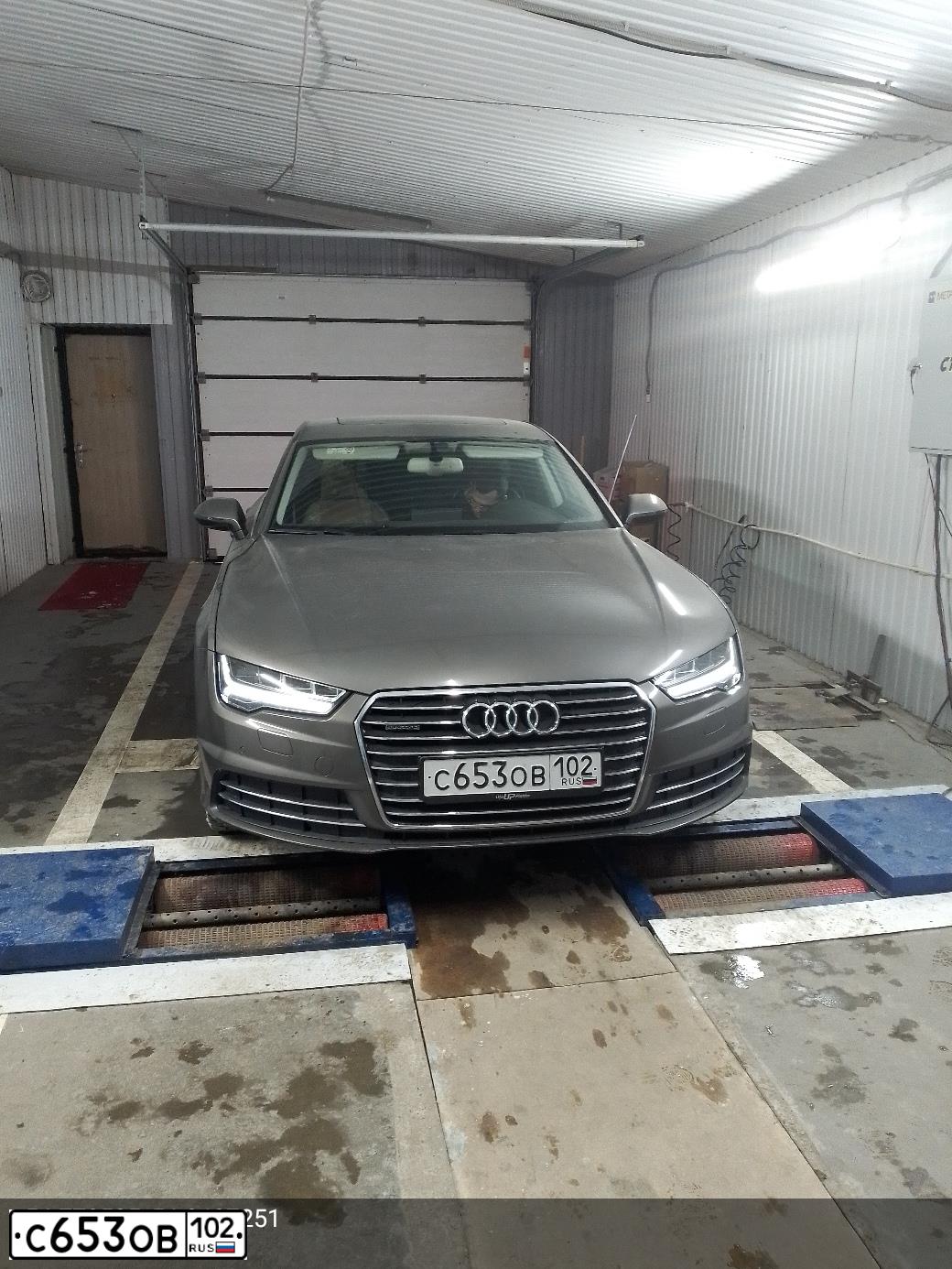 Фото автомобиля AUDI A7, 2015 — госномер К291РХ797. Цвет: СЕРО-КОРИЧНЕВЫЙ