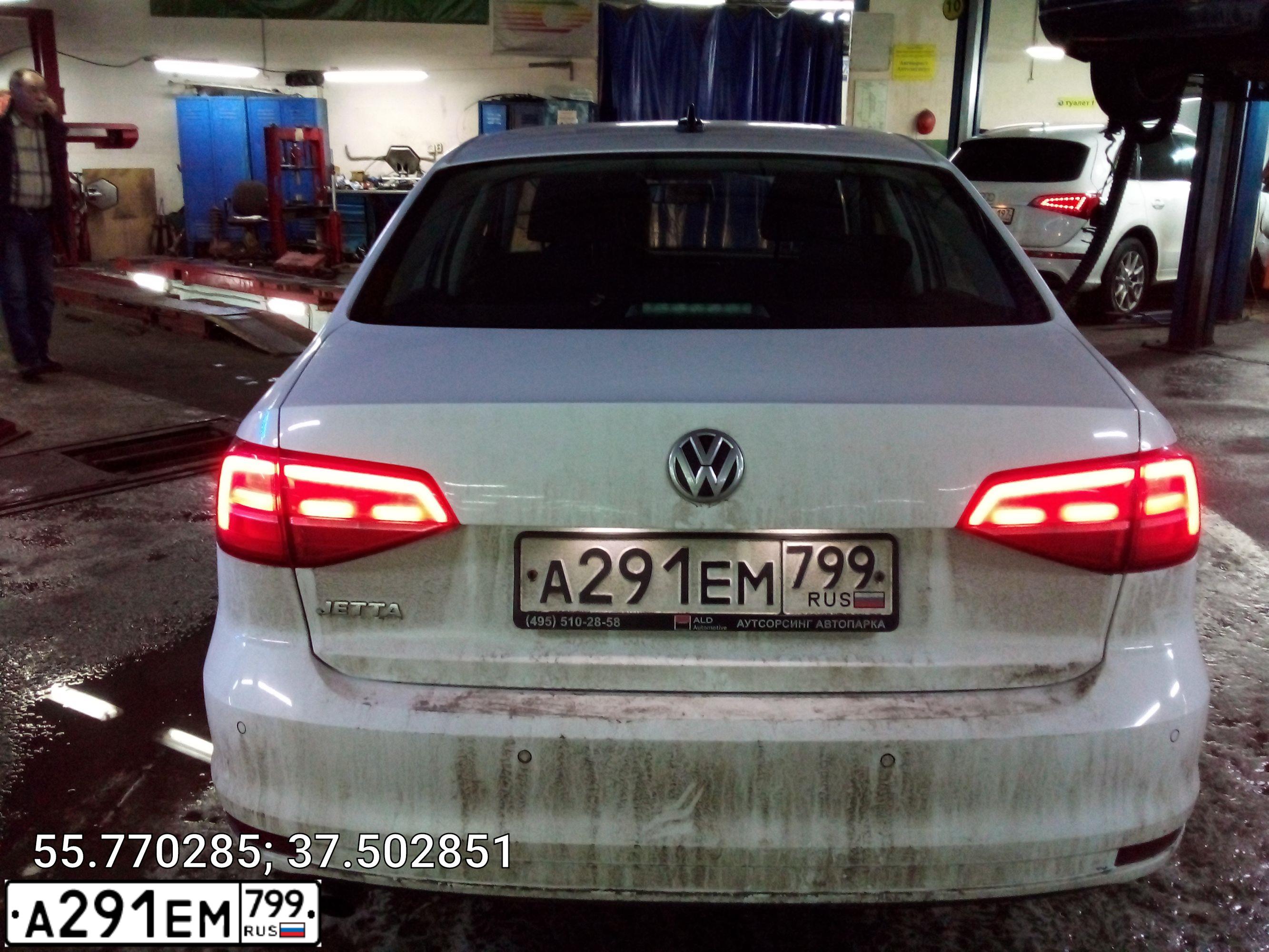 Фото автомобиля VOLKSWAGEN JETTA, 2018 — госномер А291ЕМ799. Цвет: Белый