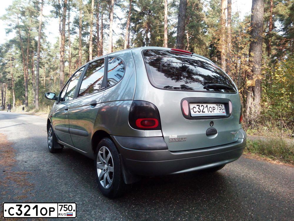 Фото автомобиля RENAULT MEGANE /GRAND/ SCENIC, 1997 — госномер С321ОР750. Цвет: СЕРЫЙ