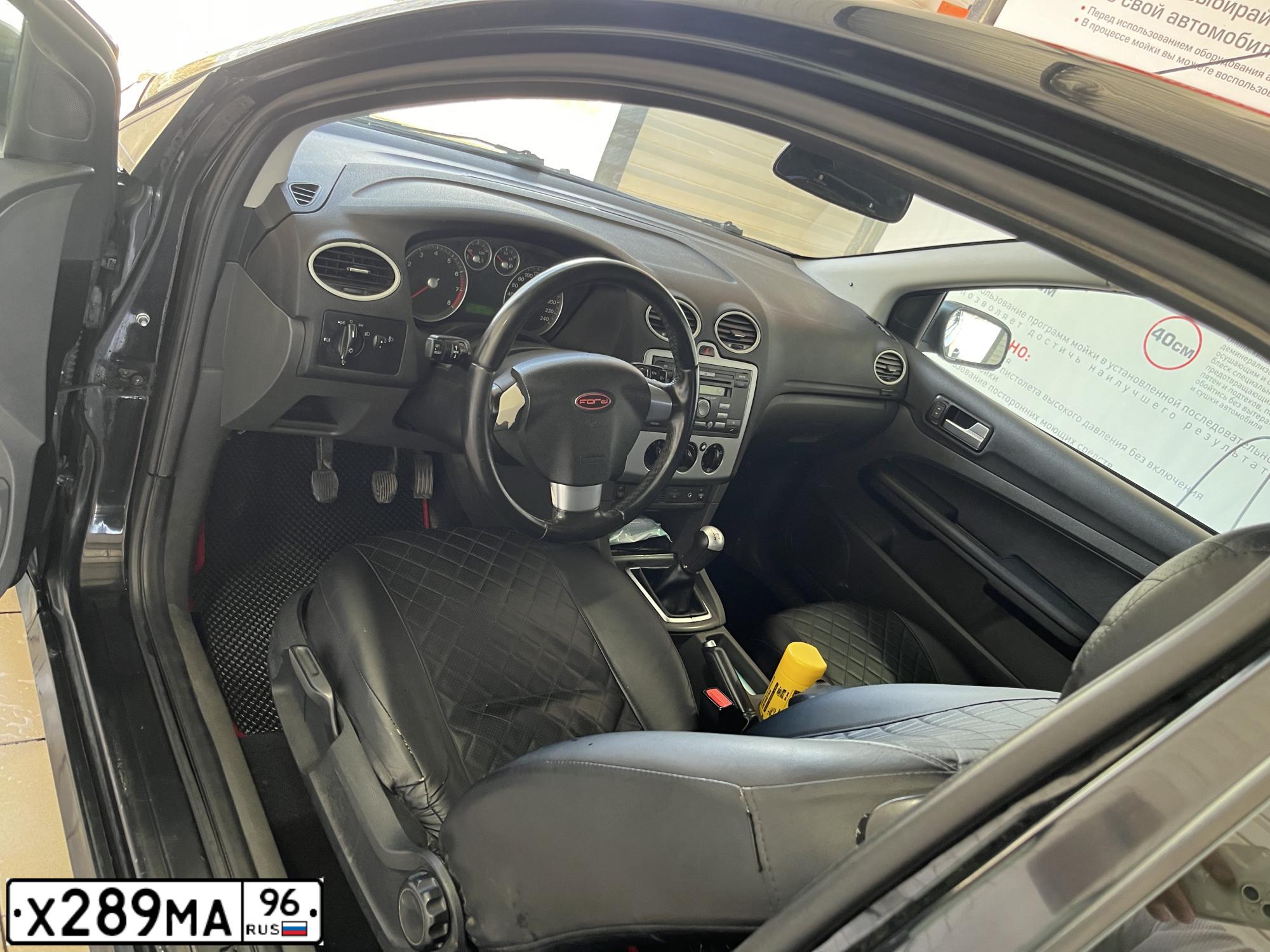 Фото автомобиля FORD D FOCUS, 2006 — госномер А222НУ96. Цвет: ЧЕРНЫЙ