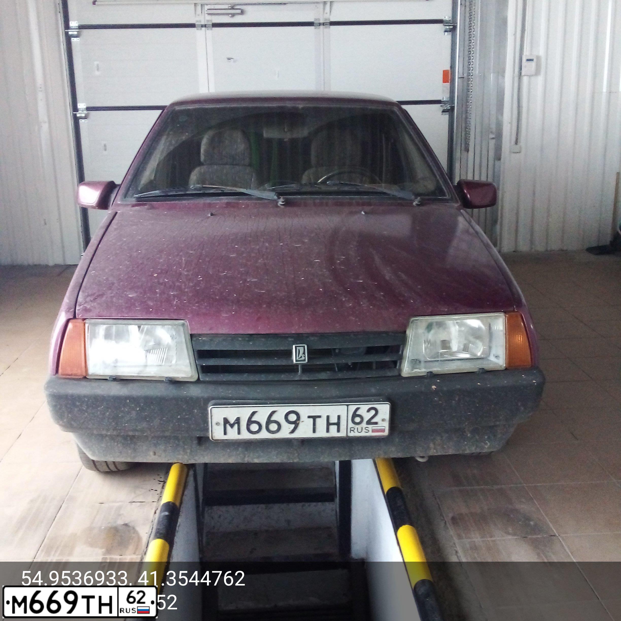 Фото автомобиля LADA 2109 SAMARA, 1998 — госномер В001РЕ68. Цвет: СЕРЕБРИСТЫЙ ТЕМНО-КРАСНЫЙ
