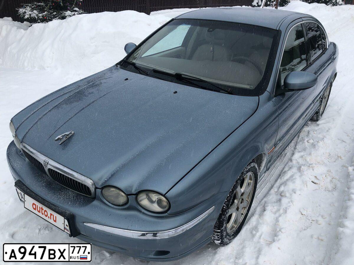 Фото автомобиля JAGUAR X-TYPE, 2003 — госномер Р825ТМ11. Цвет: голубой