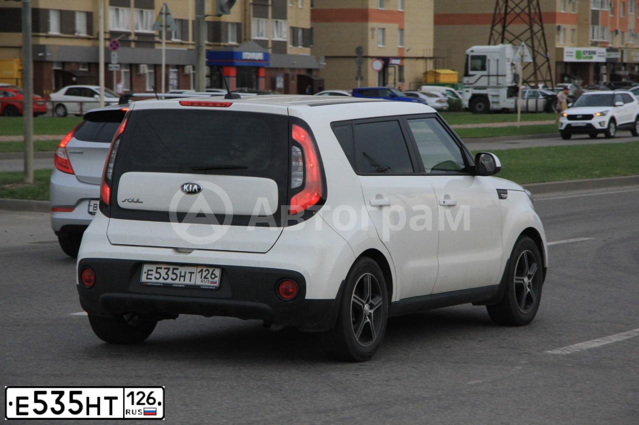 Фото автомобиля KIA SOUL, 2019 — госномер Е535НТ126. Цвет: БЕЛЫЙ