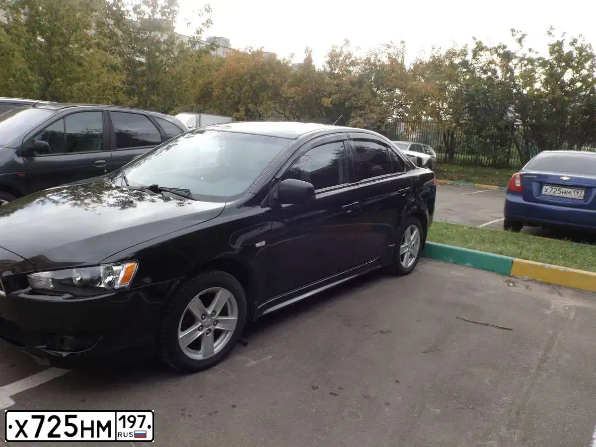 Фото автомобиля CHEVROLET LACETTI, 2011 — госномер Х725НМ197. Цвет: СИНИЙ
