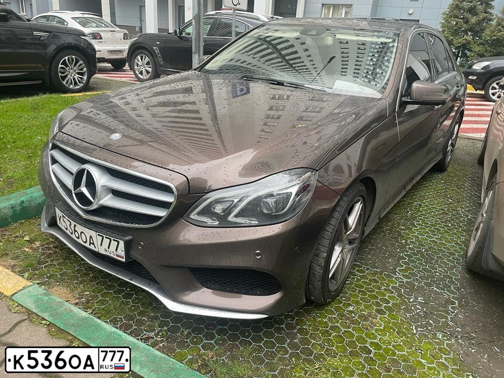 Фото автомобиля MERCEDES-BENZ E200, 2015 — госномер А535НР172. Цвет: Коричневый