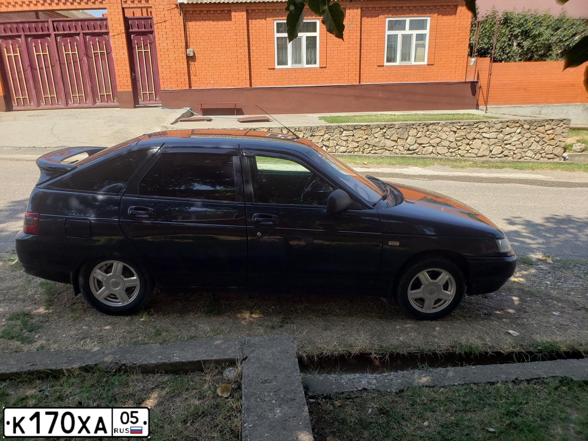 Фото автомобиля LADA 2112 LADA, 2006 — госномер М396УТ95. Цвет: ГРАФИТОВЫЙ МЕТАЛЛИК