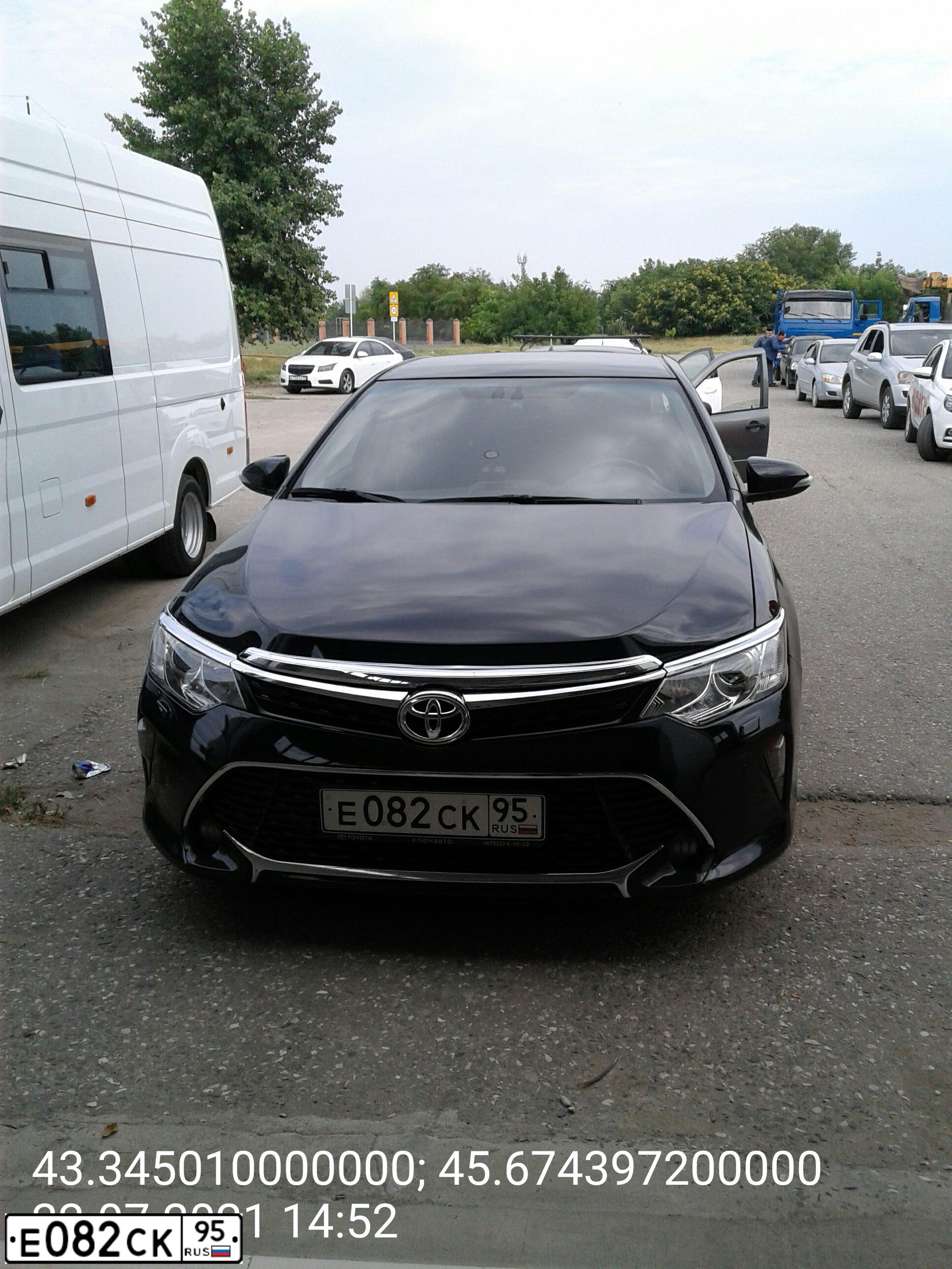 Фото автомобиля TOYOTA CAMRY, 2015 — госномер Е082СК95. Цвет: ЧЕРНЫЙ МЕТАЛЛИК
