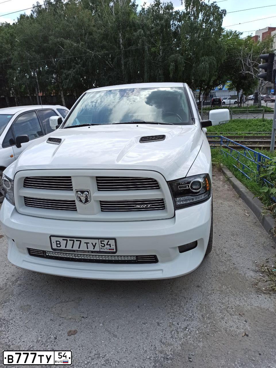 Фото автомобиля LEXUS RX, 2005 — госномер М300КМ54. Цвет: СЕРЫЙ