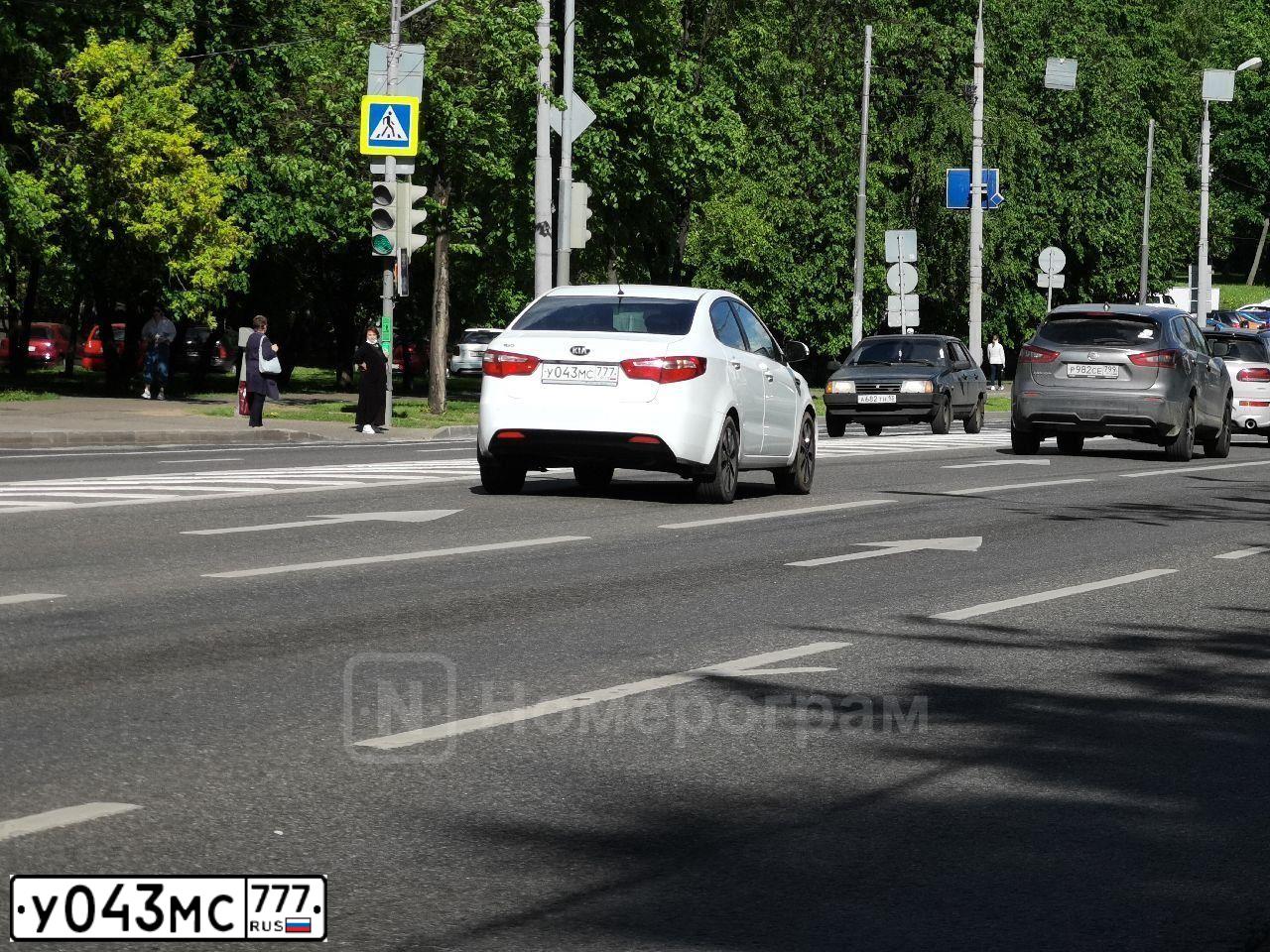 Фото автомобиля KIA RIO, 2014 — госномер Х935СВ71