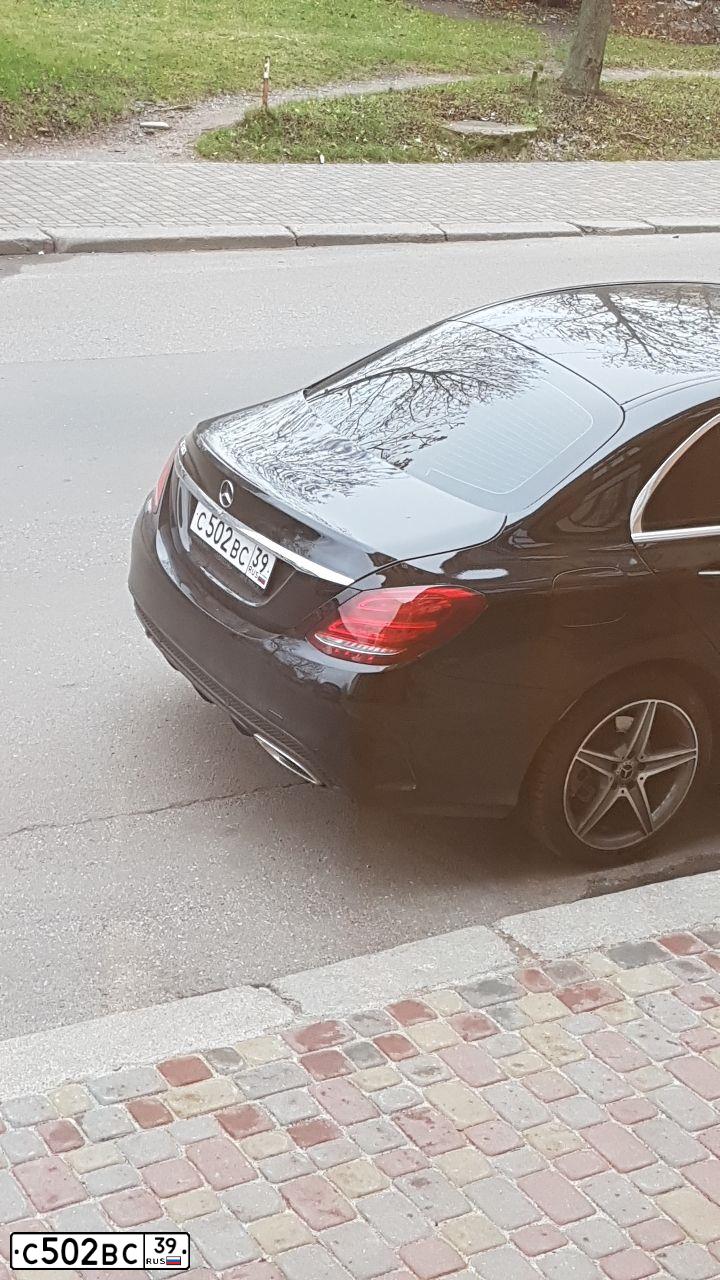 Фото автомобиля MERCEDES C-KLASSE, 2018 — госномер С502ВС39. Цвет: ЧЕРНЫЙ