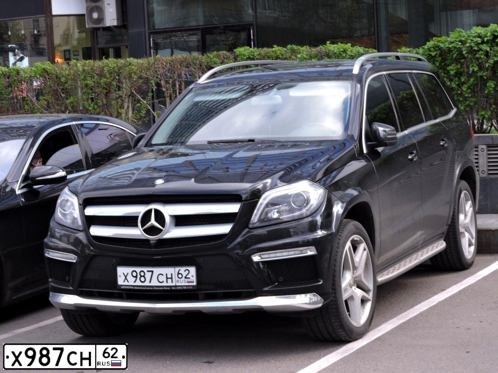 Фото автомобиля МЕРСЕДЕС-БЕНЦ GL 350 BLUETEC 4MATIC, 2015 — госномер А488УМ62. Цвет: ЧЕРНЫЙ