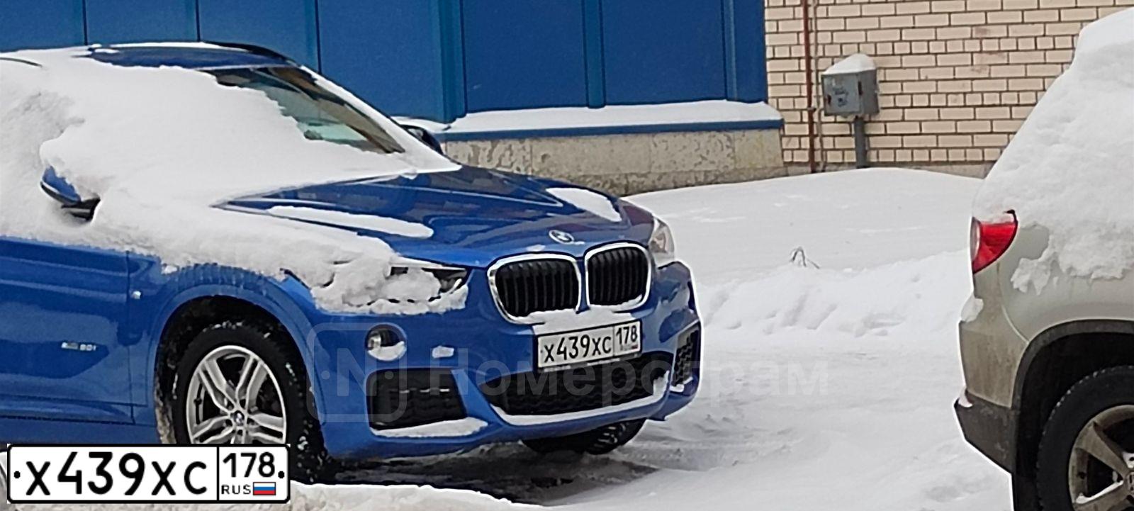 Фото автомобиля BMW X1, 2017 — госномер Х439ХС178. Цвет: синий