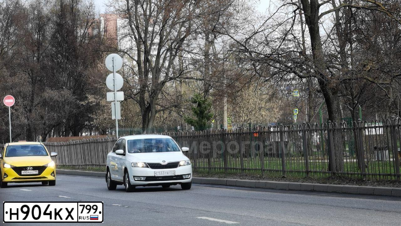 Фото автомобиля VOLKSWAGEN POLO, 2018 — госномер Т626РВ790. Цвет: Белый