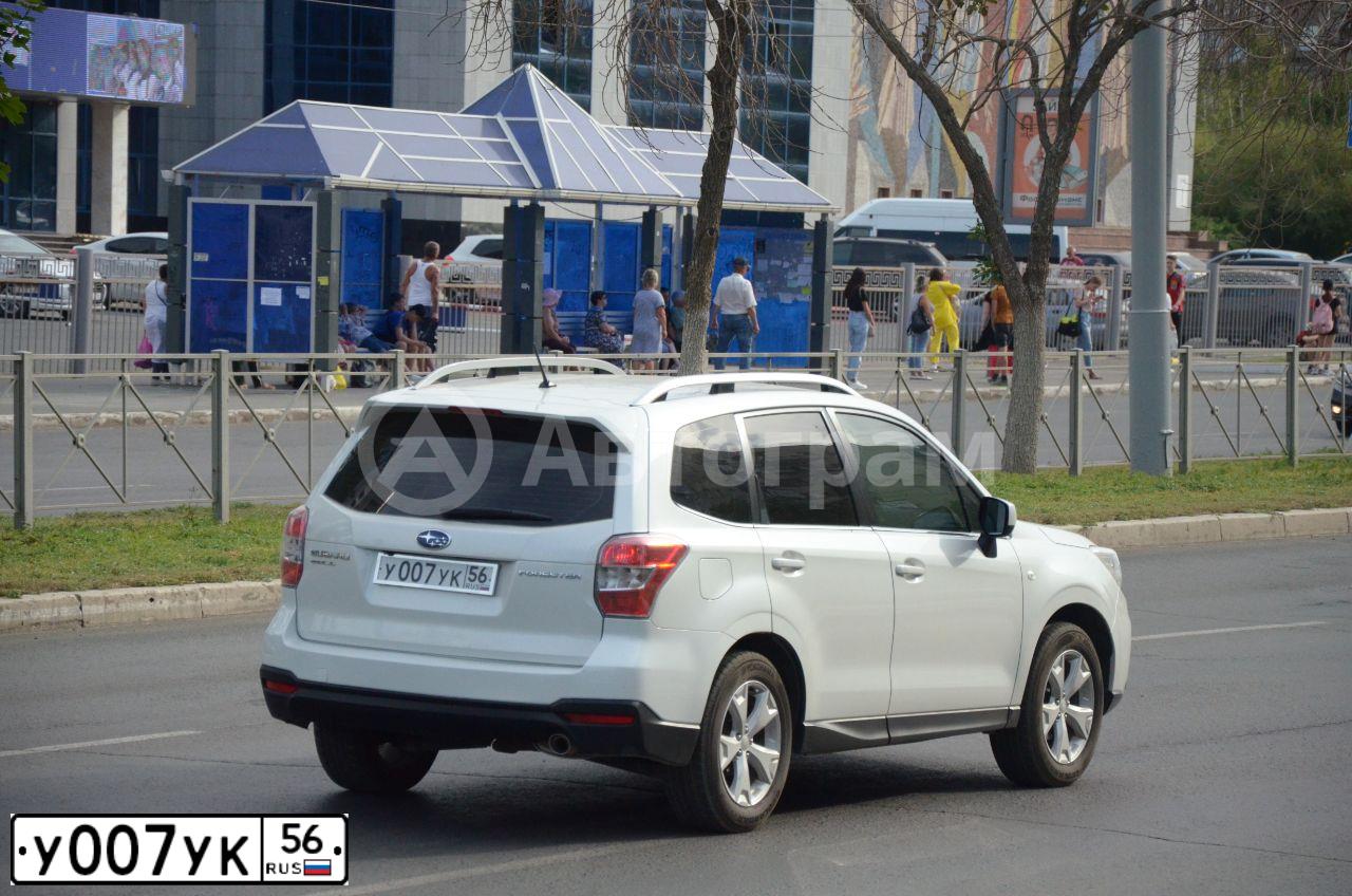 Фото автомобиля SUBARU FORESTER, 2014 — госномер У007УК56. Цвет: Белый