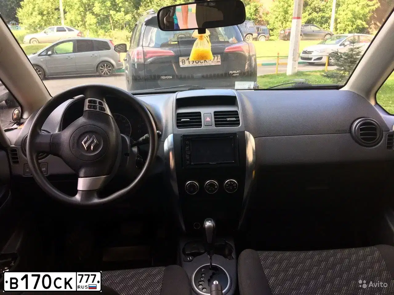 Фото автомобиля VOLKSWAGEN TIGUAN, 2016 — госномер В170СК777. Цвет: БЕЛЫЙ