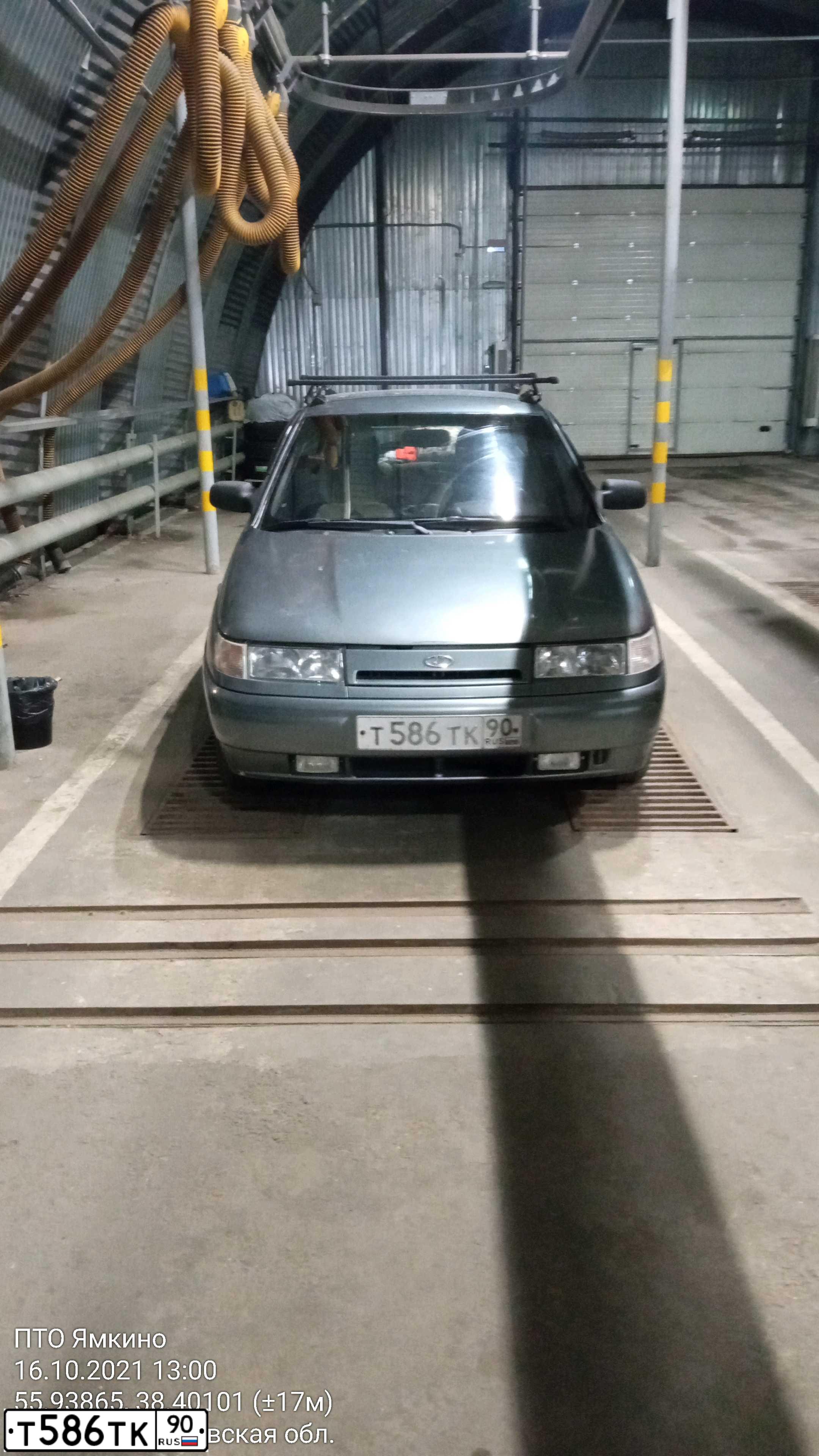 Фото автомобиля LADA 2112, 2005 — госномер Т586ТК90. Цвет: ЗЕЛЕНЫЙ