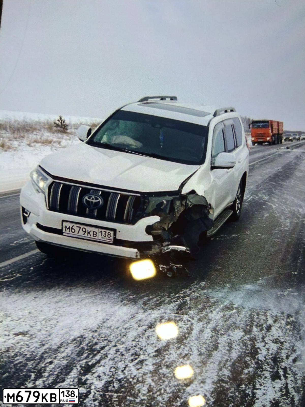Фото автомобиля TOYOTA LANDCRUISER, 2018 — госномер Е222РУ196. Цвет: Белый