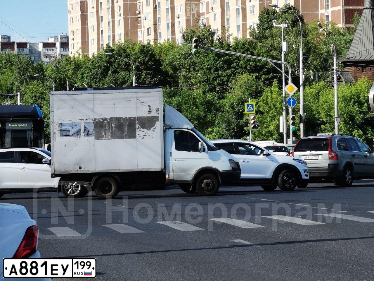 Фото автомобиля DAEWOO LANOS, 2000 — госномер А881ЕУ199. Цвет: БЕЛЫЙ(СЕРЕБРИСТЫЙ