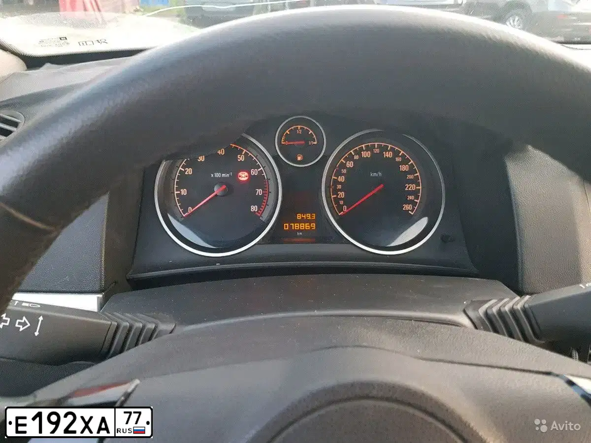 Фото автомобиля LADA 2109 SAMARA, 1998 — госномер Е192ХА77. Цвет: ЗЕЛЕНЫЙ