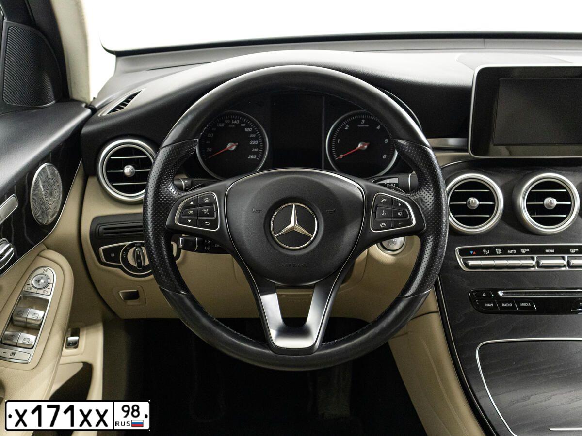 Фото автомобиля MERCEDES GLA-KLASSE, 2015 — госномер К798ХР799. Цвет: Коричневый