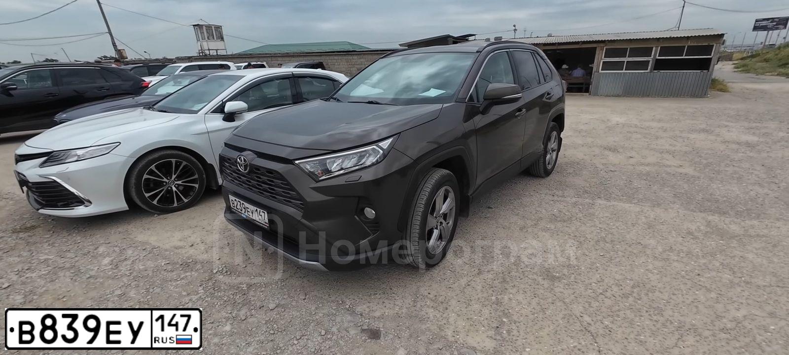 Фото автомобиля KIA CEE'D, 2013 — госномер Х444СУ47. Цвет: ПЕРЛАМУТРОВО-СЕРЕБРИСТЫЙ