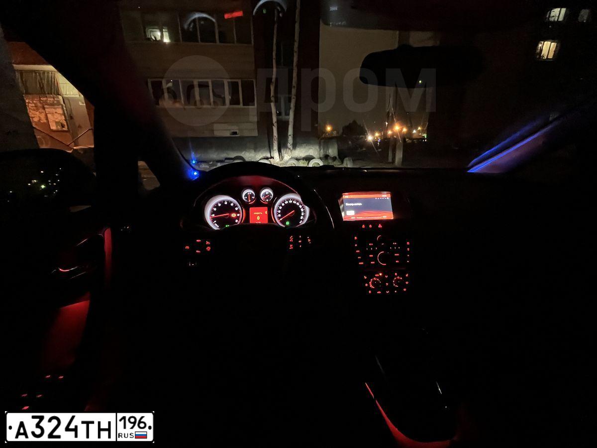 Фото автомобиля OPEL ASTRA, 2014 — госномер А324ТН196. Цвет: Белый