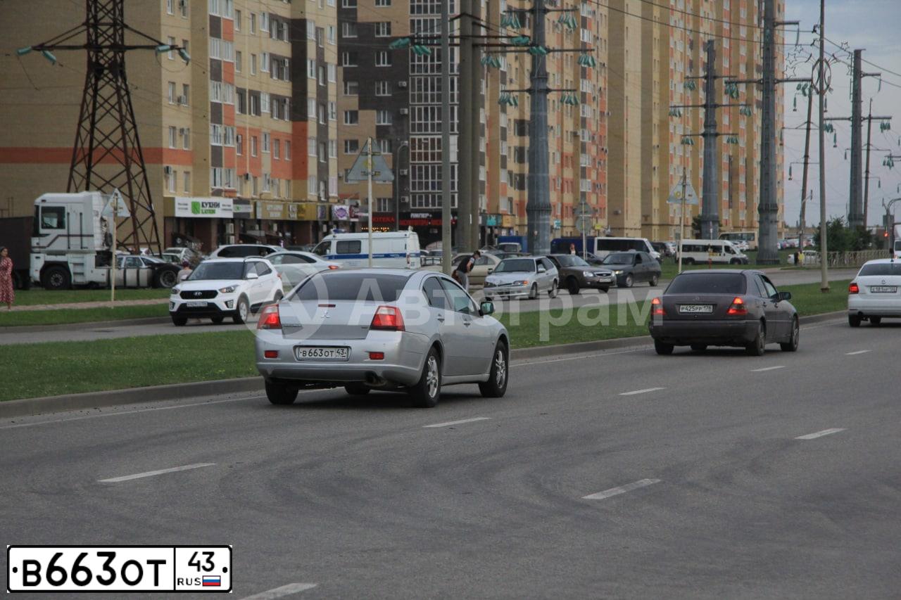 Фото автомобиля MITSUBISHI Galant (FWD); Montero, 2007 — госномер В663ОТ43