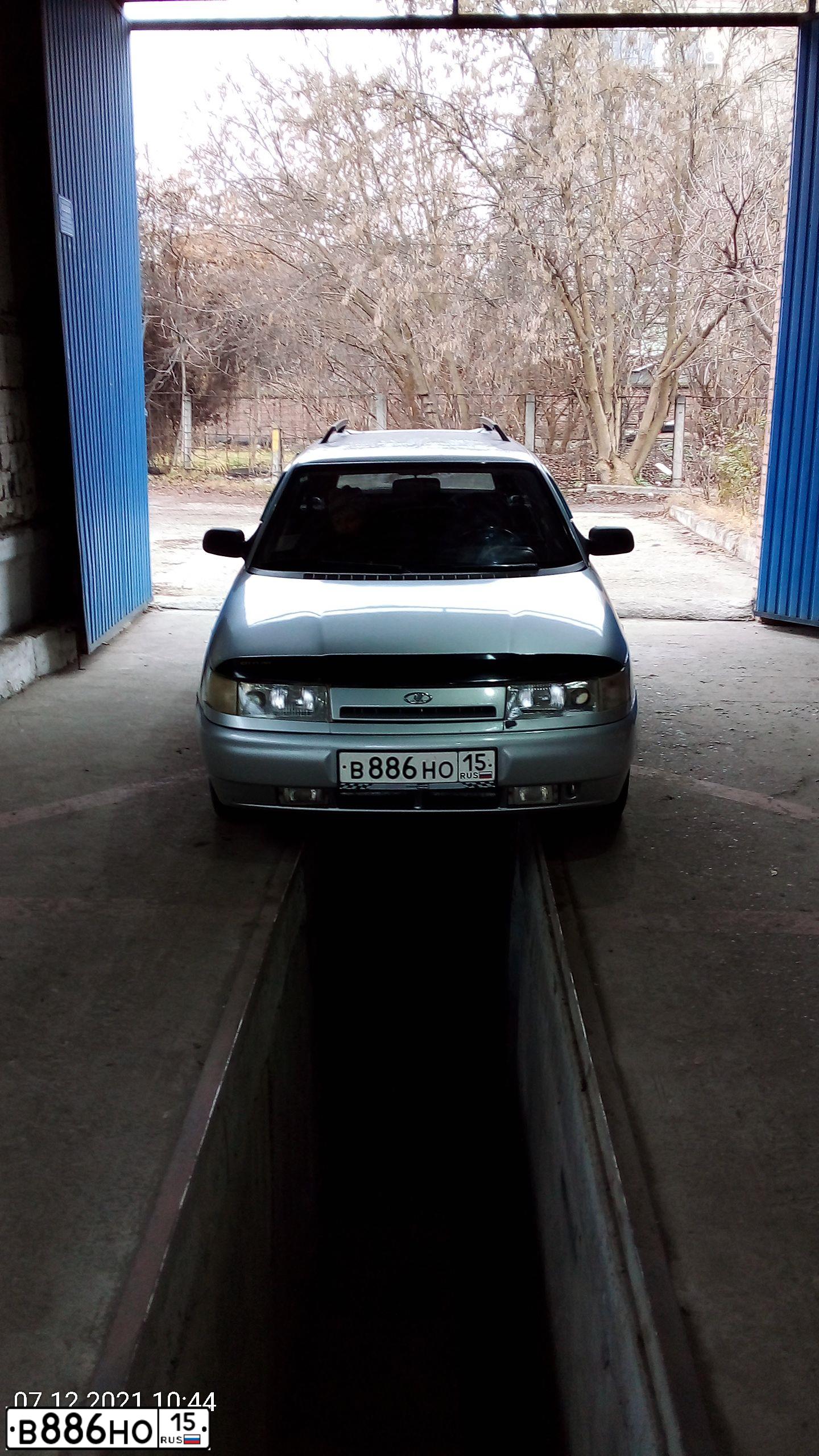 Фото автомобиля ВАЗ21110, 2001 — госномер Х763ОМ63. Цвет: Светло-Серебристый металлик