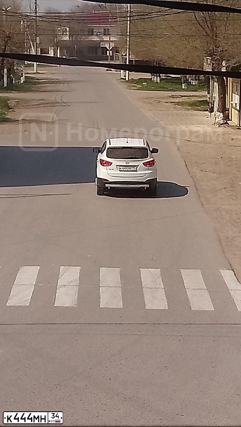 Фото автомобиля MITSUBISHI LANCER, 2008 — госномер К444МН34. Цвет: Серебристый