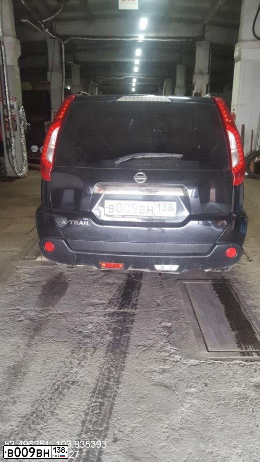 Фото автомобиля NISSAN X-TRAIL, 2012 — госномер В009ВН138. Цвет: ЧЕРНЫЙ