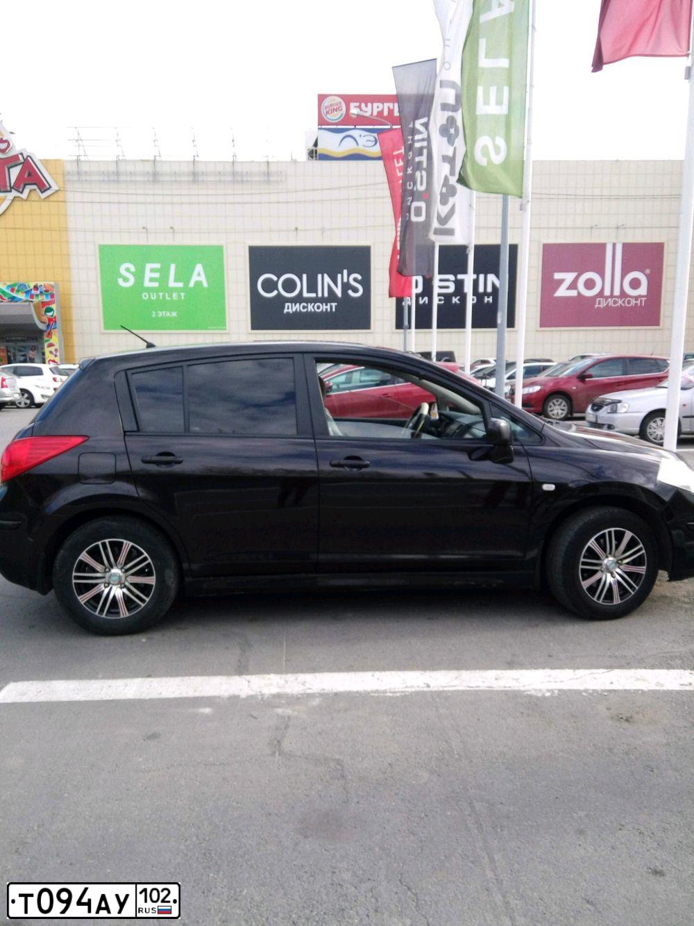 Фото автомобиля NISSAN TIIDA, 2011 — госномер Т094АУ102. Цвет: Коричневый