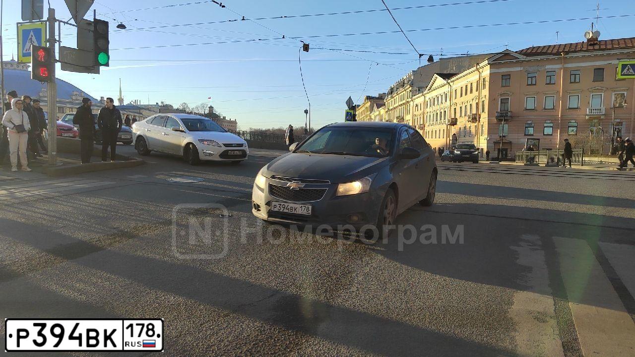 Фото автомобиля CHEVROLET CRUZE, 2011 — госномер Р394ВК178. Цвет: СИНИЙ МЕТАЛЛИК